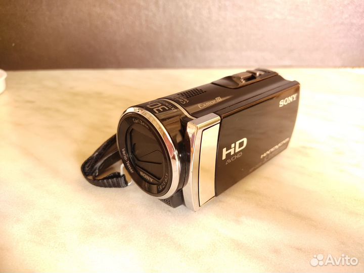 Цифровая видеокамера Sony HDR-CX210E Full HD