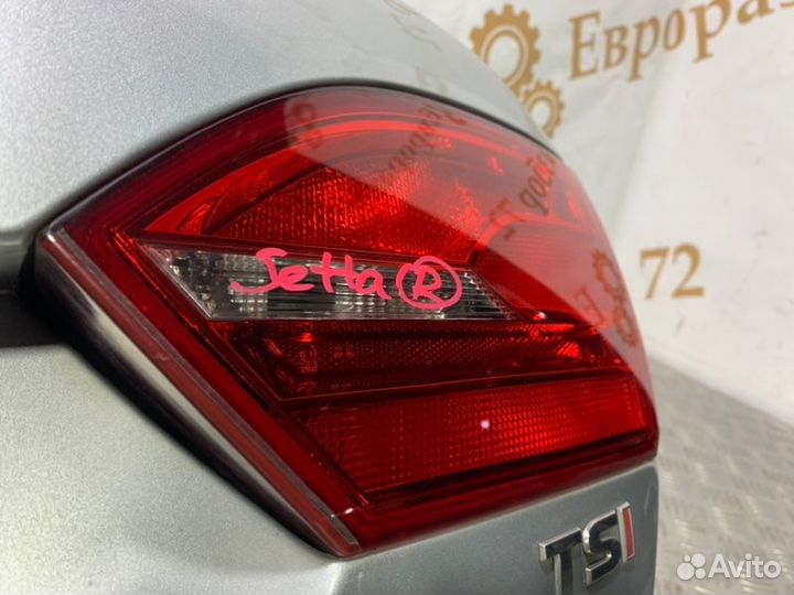 Фонарь внутренний правый Volkswagen Jetta 6 162