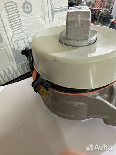 Опора двигателя на Mercedes