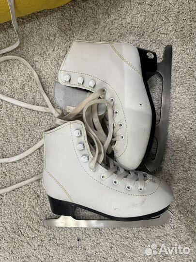 Коньки фигурные 32 и 34 размера