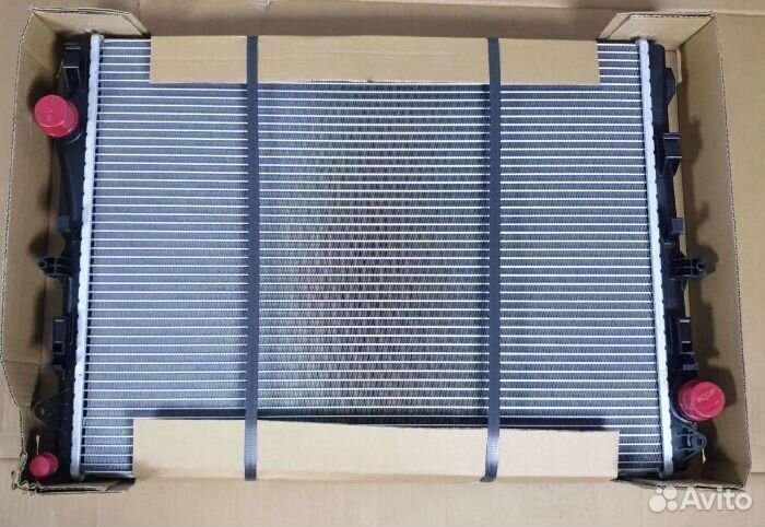 Радиатор охлаждения Mercedes-Benz W213/W222 A09950