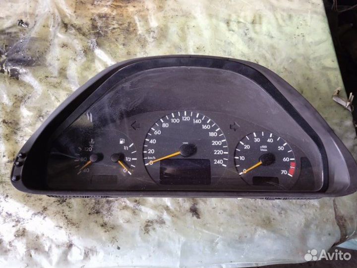 Панель приборов Mercedes Benz