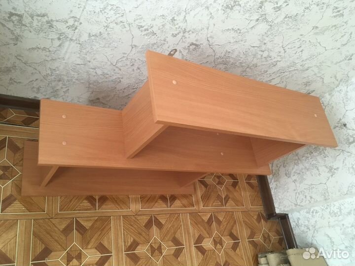 Полка книжная настенная