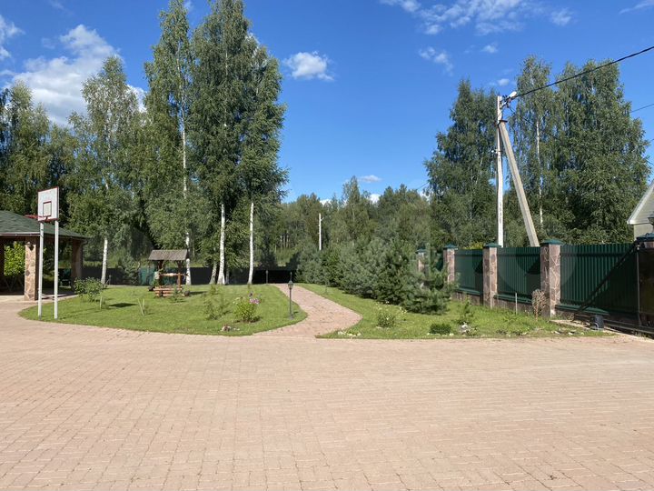 Дом 340 м² на участке 82,4 сот.