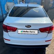 Kia Rio 1.4 AT, 2016, битый, 300 000 км, с пробегом, цена 750 000 руб.