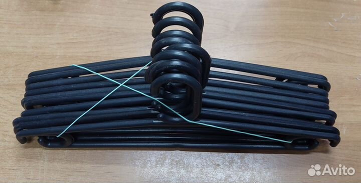 Вешалки-плечики для детской одежды