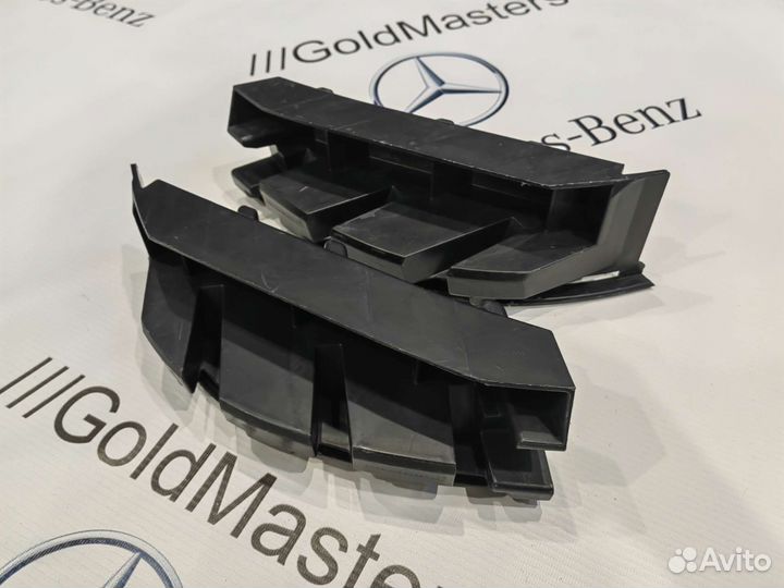 Крепление бампера заднего W212