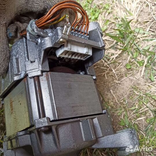 Двигататель стиральной машины