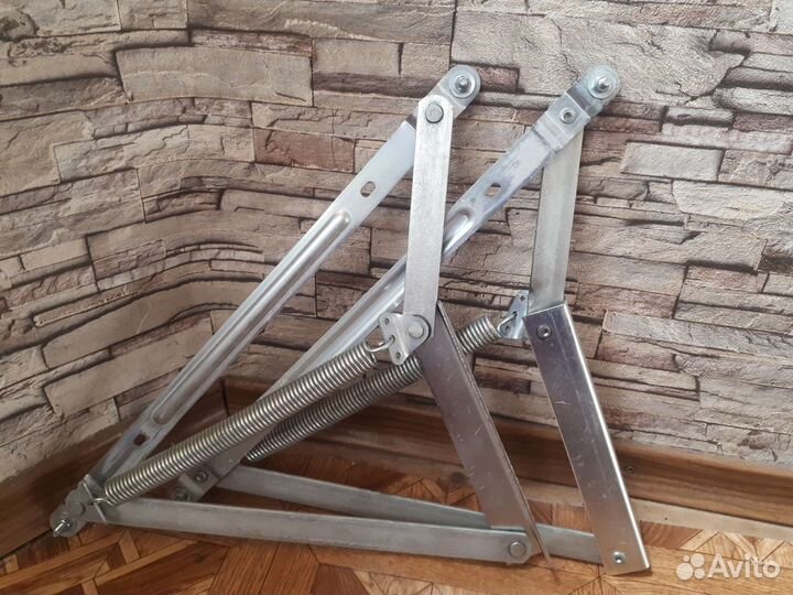 Подьемный механизм для дивана