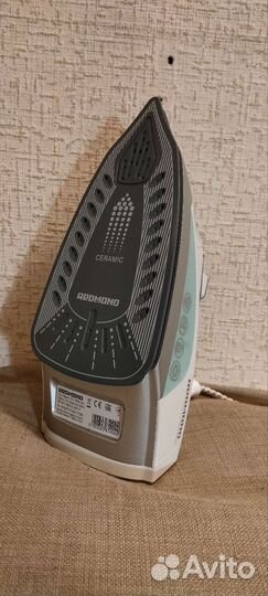 Утюг redmond