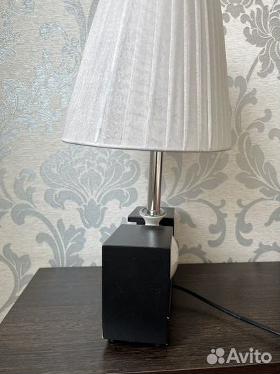 Лампа настольная прикроватная
