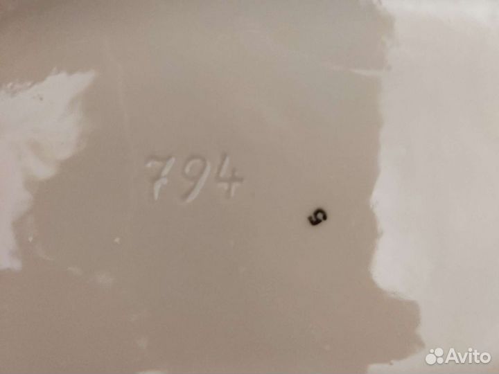 Фарфоровая статуэтка винтаж