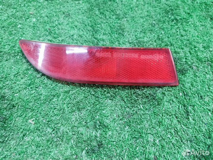 Отражатель бампера заднего правый Daihatsu Terios