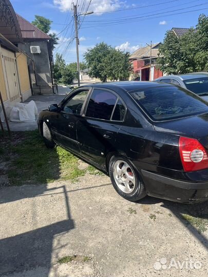 Hyundai Elantra 1.6 МТ, 2003, битый, 200 000 км
