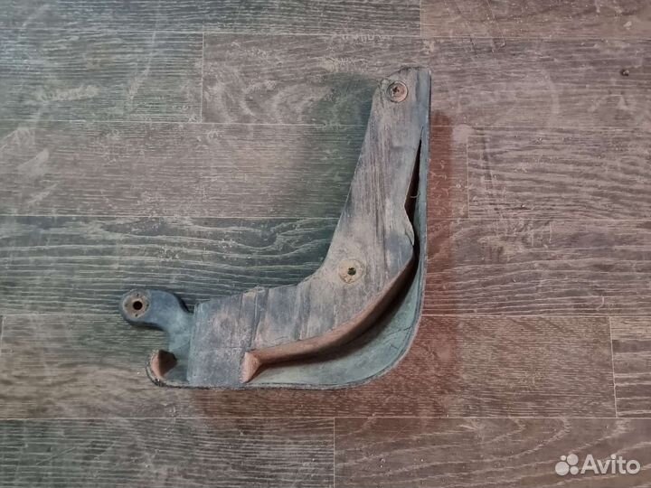 Брызговик передний левый Hyundai Elantra hd