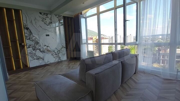 2-к. квартира, 73,3 м², 7/10 эт.