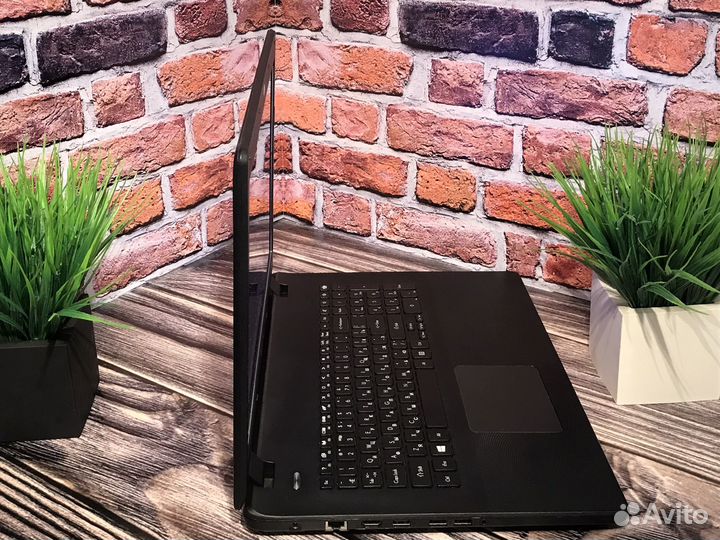 Игровой ноутбук Packard Bell SSD/17.3/8gb/GeForce