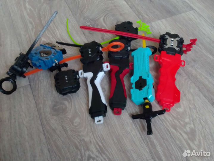 Волчки бей блейд запускатели и арена