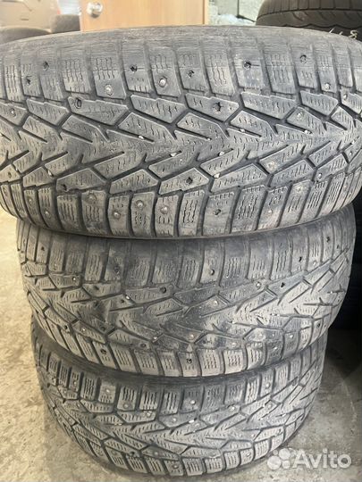 Nokian Tyres Hakkapeliitta 7 215/55 R17 98T
