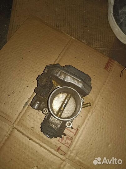 Дроссельная заслонка Volkswagen sharan 2.0L