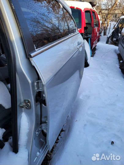 Задняя левая дверь Джилли Эмгранд ес7