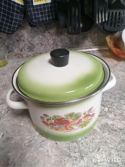 Крышки, кастрюли эмалированные бу