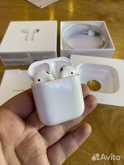 AirPods (1-го поколения) оригинал