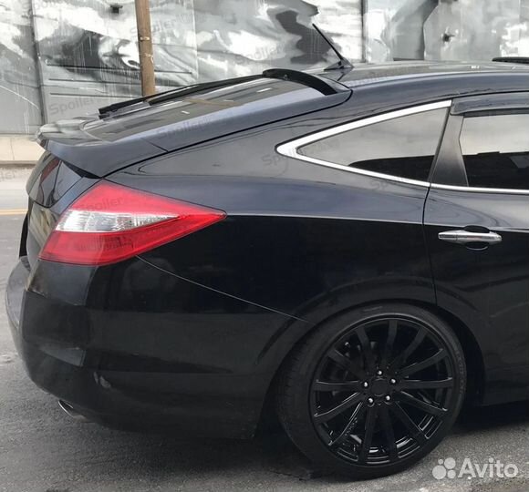 Спойлер заднего стекла (козырек) Honda Crosstour