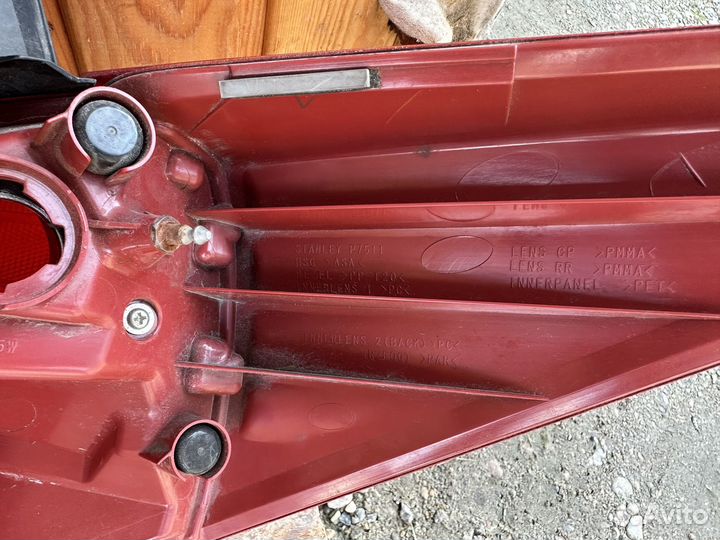 Фара задняя левая Nissan Tiida