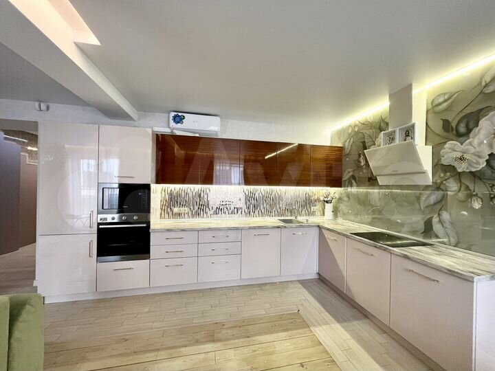 4-к. квартира, 142,2 м², 2/2 эт.