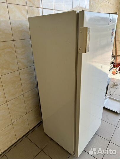 Холодильник Бирюса