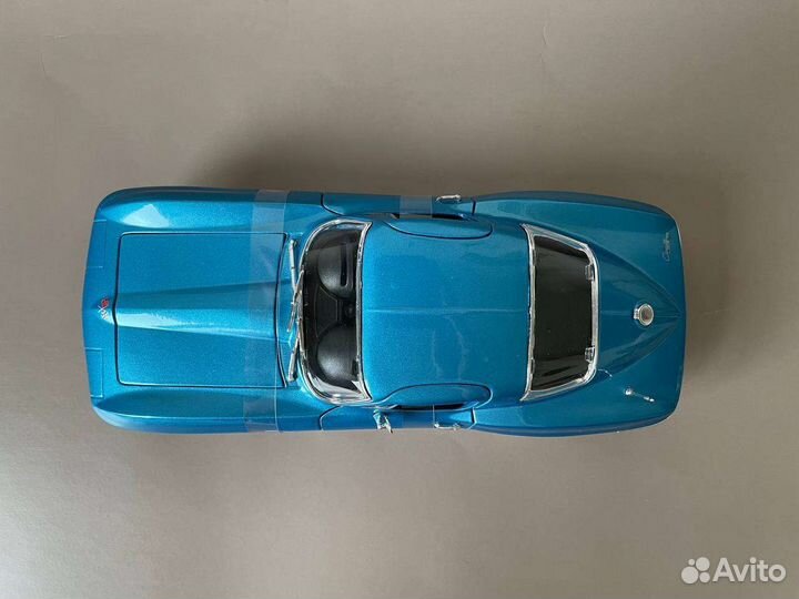 Chevrolet Corvette 1965 Maisto 1:18