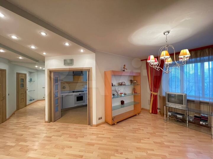 3-к. квартира, 102,7 м², 3/4 эт.