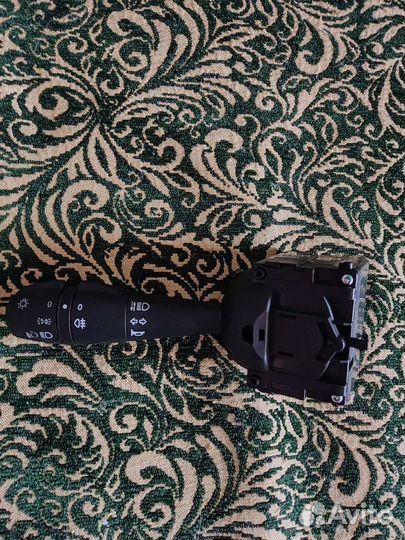 Левый поворотник на Рено