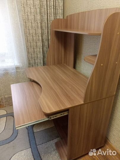 Стол компьютерный