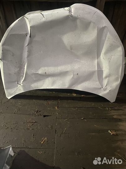 Капот LADA vesta бу белый ледниковый