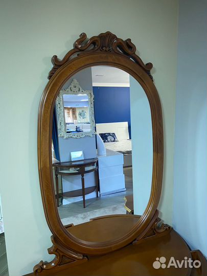 Консоль с зеркалом