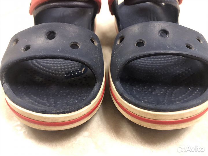 Сандалии crocs