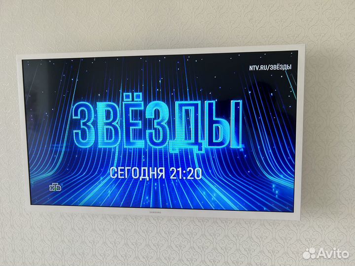 Телевизор Samsung Белый 32 дюйма SMART tv