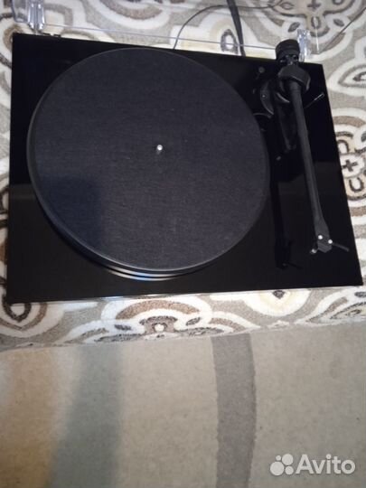 Проигрыватель винила pro-ject debut III