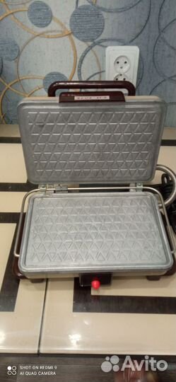 Электровафельница СССР Элис -402