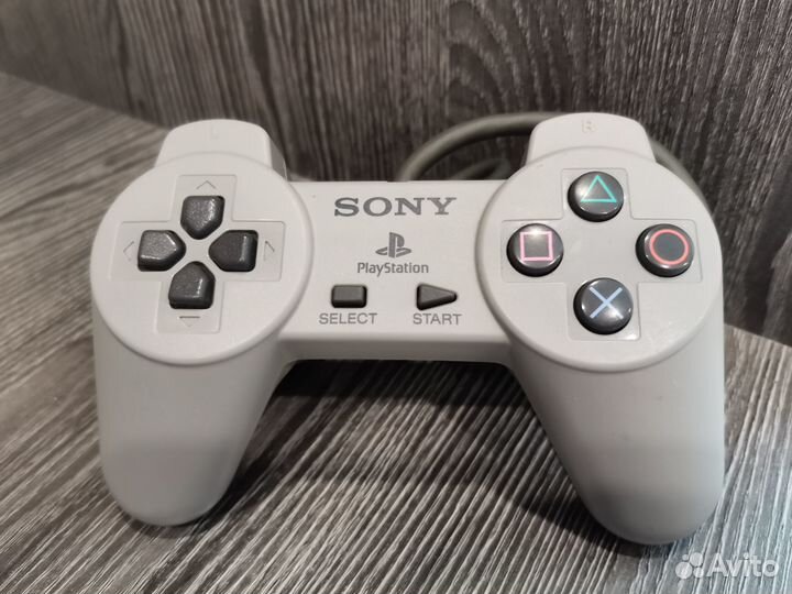 PlayStation1 Fat scph-5500 и диски с играми