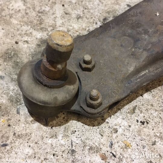 Рычаг левый Опель Вектра Б