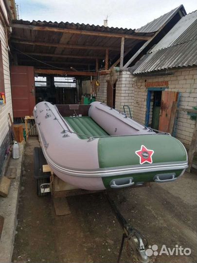 Лодка со всем комплектом
