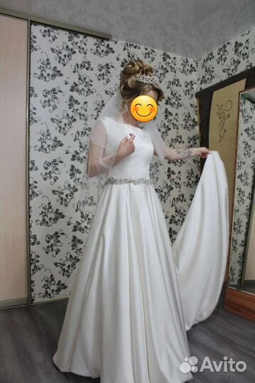 Свадебное платье со шлейфом длинным