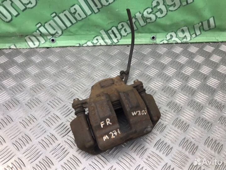 Суппорт передний правый Mercedes-Benz C-Class W203