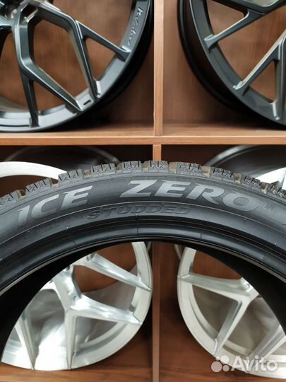 Pirelli Ice Zero 295/35 R21 107H