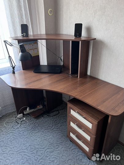 Компьютерный стол