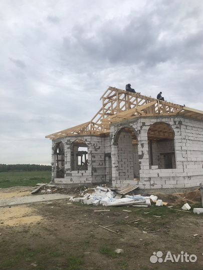 Бригада строителей