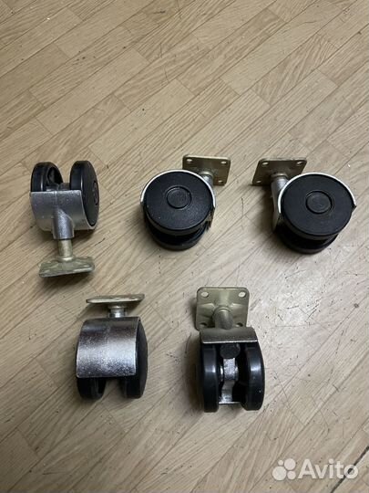 Мебельное колесо поворотное